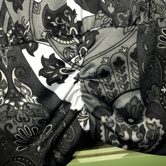 New Directions Blouse - Picture 4 of 5